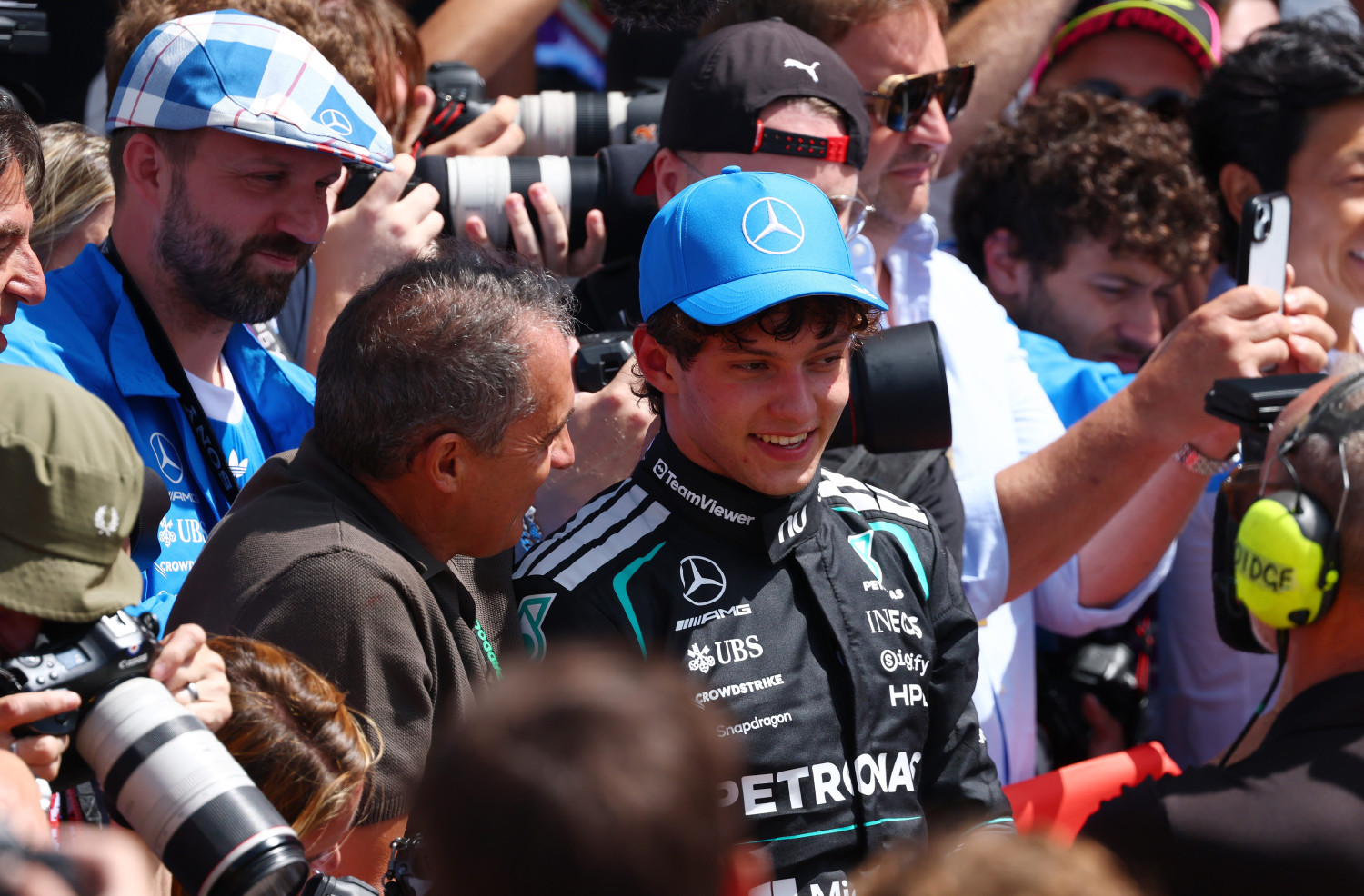 Kimi Antonelli Beats Hamilton at Silverstone to Capture First F1 Sprint Victory