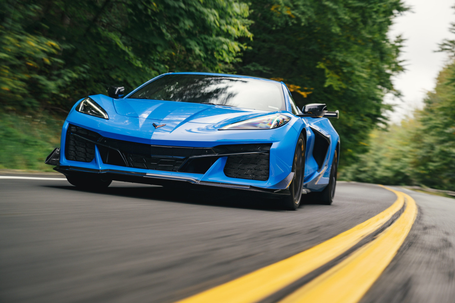 Woman Caught on Camera Kicking Man's C8 Corvette Z06 in Heated Argument Over Engine Noise