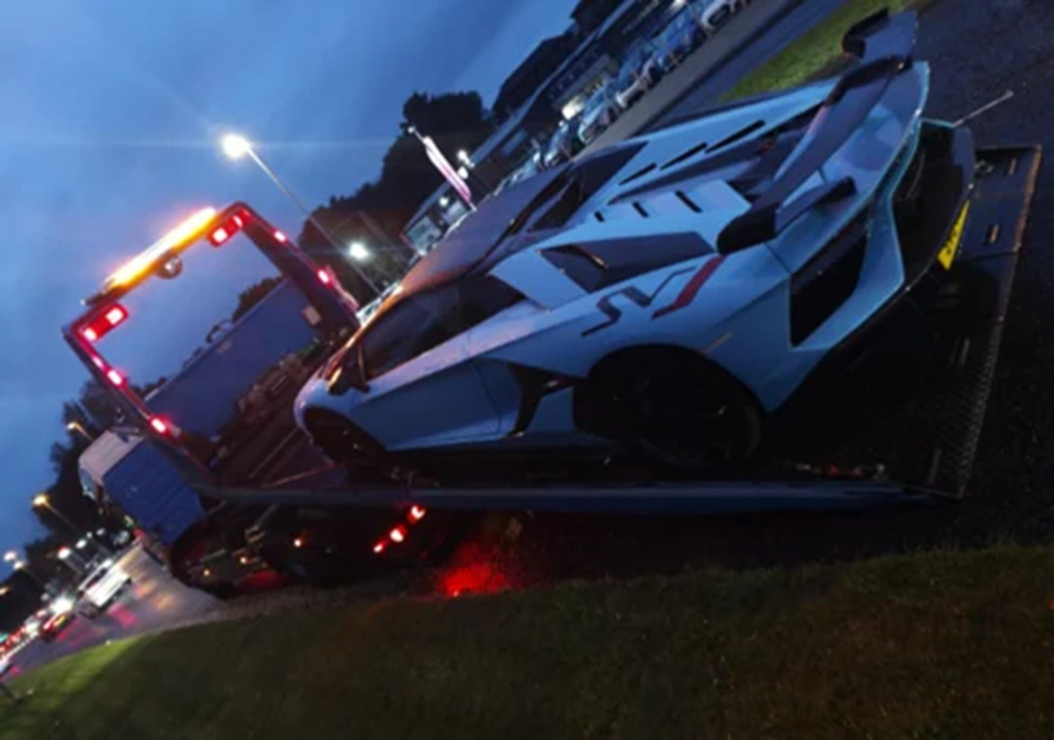 Cops Seize 5 Lamborghinis, Mercedes-Benz G-Wagen for Driving 17 MPH On the Highway
