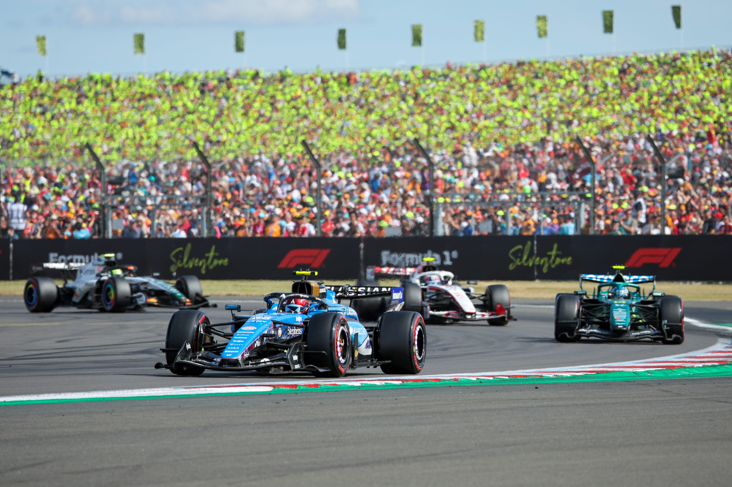 How James Vowles Convinced Both Sainz and Albon To Stay at F1’s Troubled Williams Team