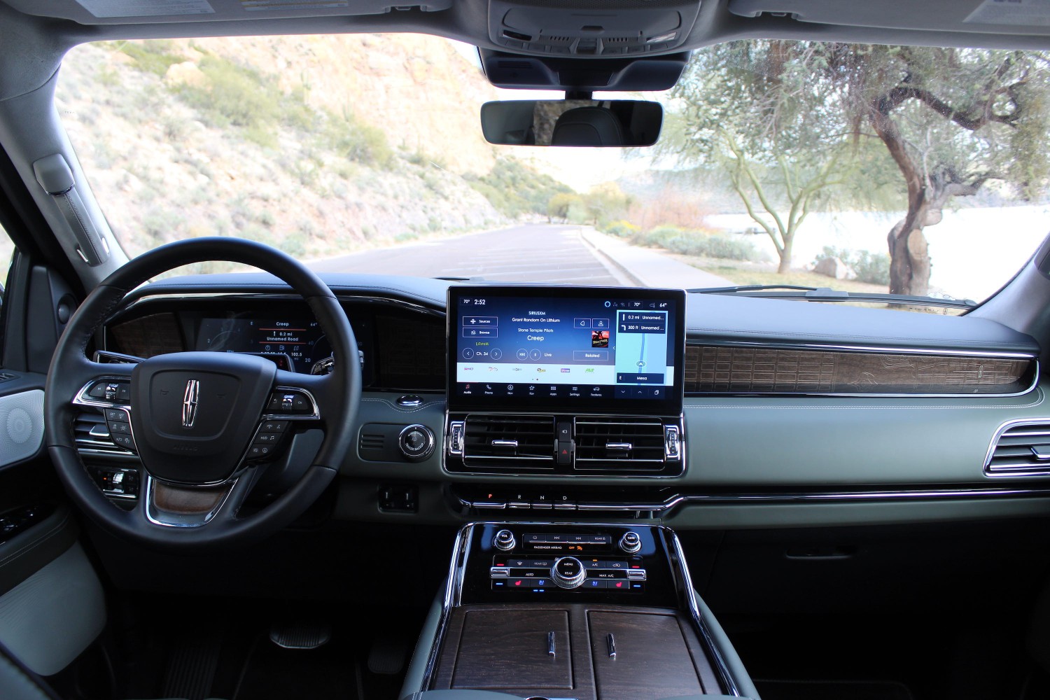 Ford Initiates Seatbelt Recall for Nearly 420,000 Expedition, Navigator SUVs