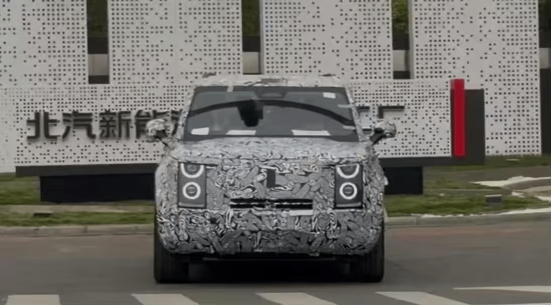 Huawei-Backed Stelato Rugged SUV Breaks Cover in Latest Spy Shots