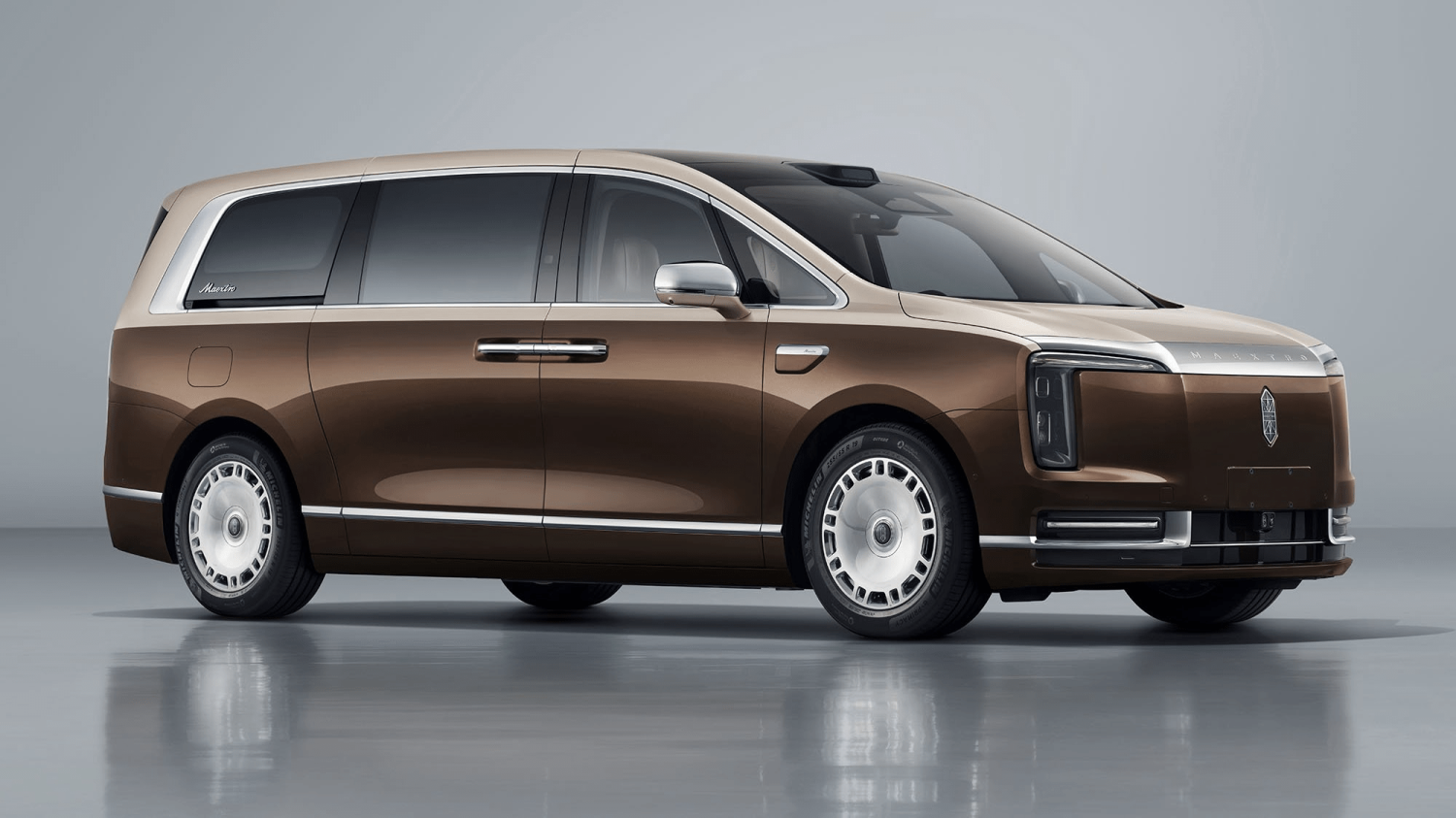 Huawei-Backed Maextro Unveils V800 Luxury MPV After S800 Sedan