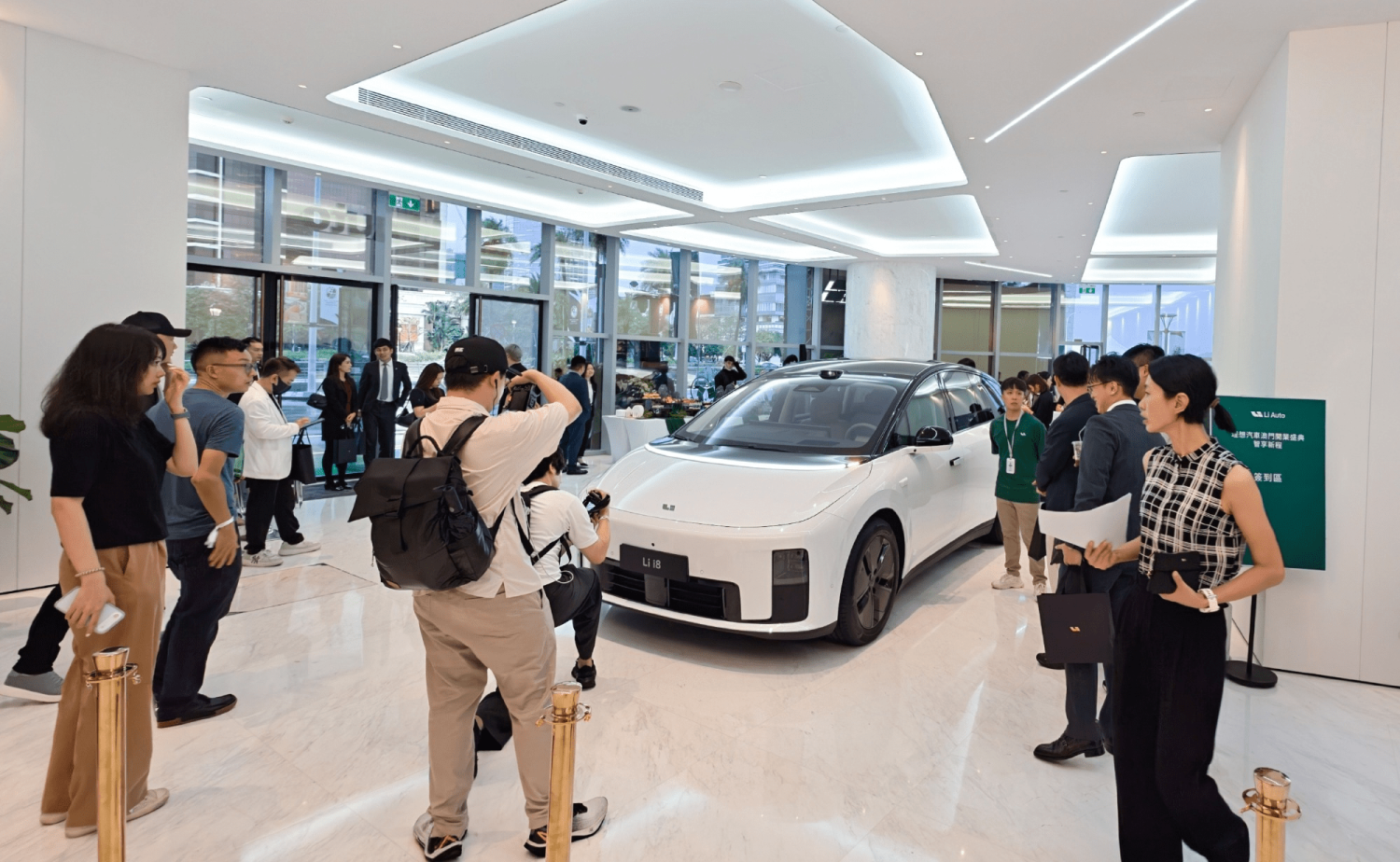Li Auto Splits Product Team to Speed Decisions as Competition Heats Up