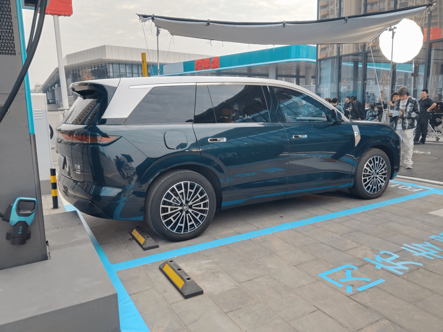 BYD’s Flagship SUV ‘DATANG’ Spy Shots Surface, Expected Price Exceeds $43,000