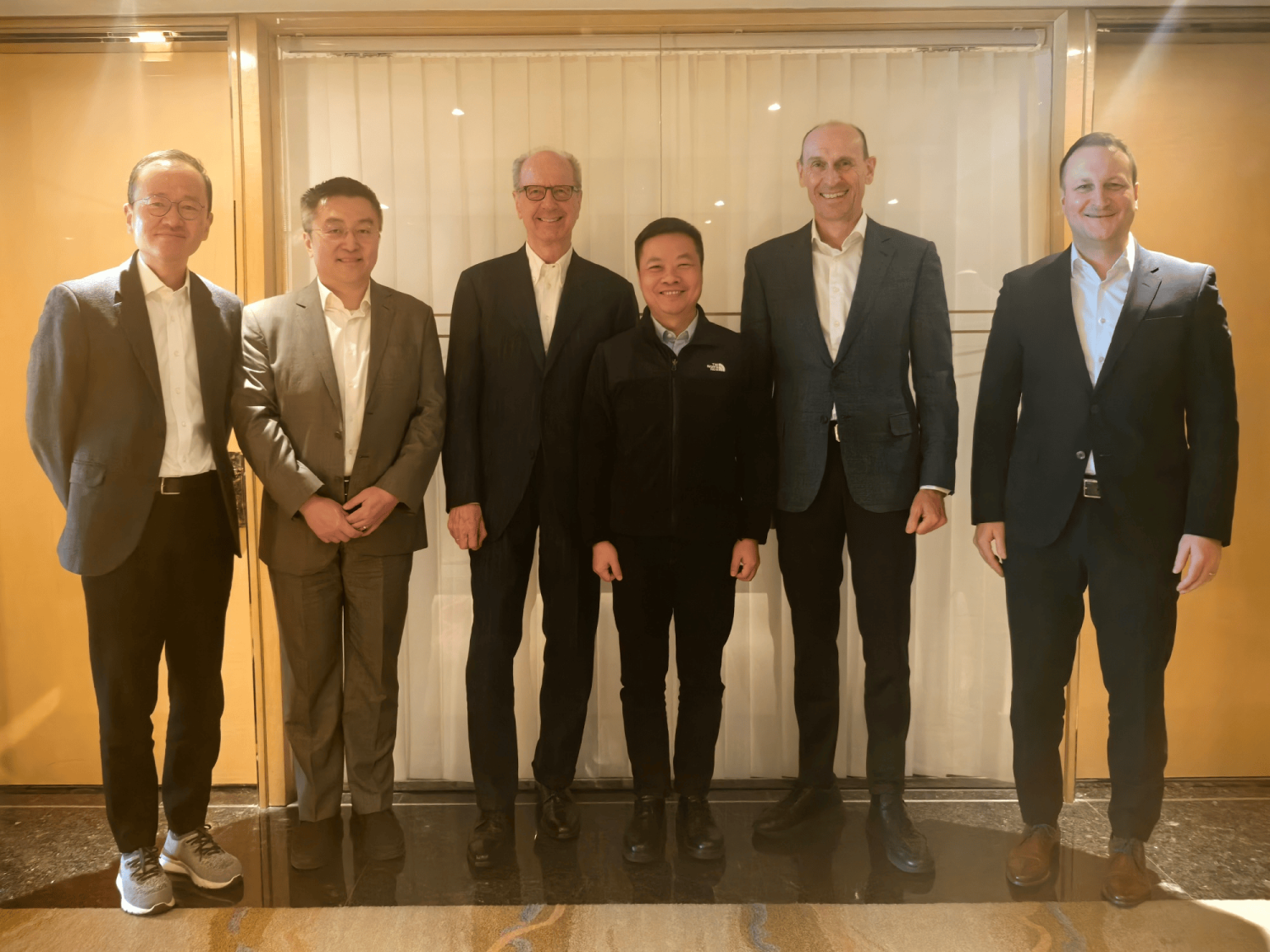 VW &amp; XPeng Joint CEA Architecture Enters Production, Debuts on ID. UNYX 07