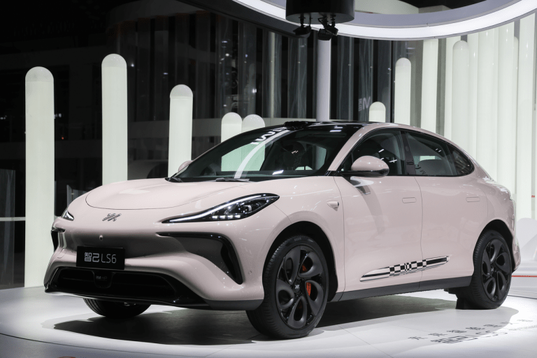 SAIC Motor Sales Jump 23.9% to 327,000 Units in Jan 2026