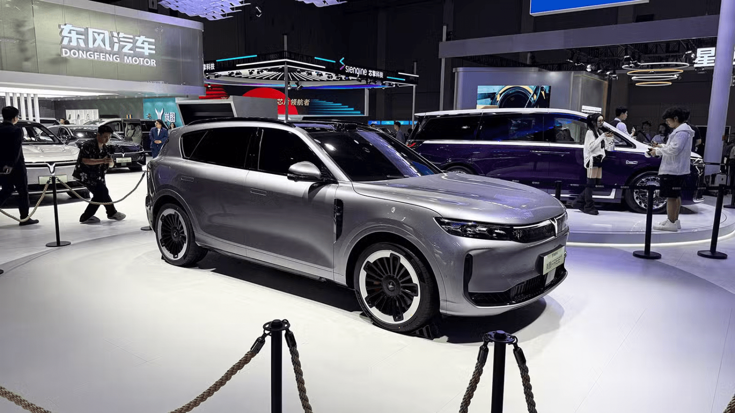 Dongfeng-Backed Voyah Seeks Hong Kong Listing, Trading Set for March 19