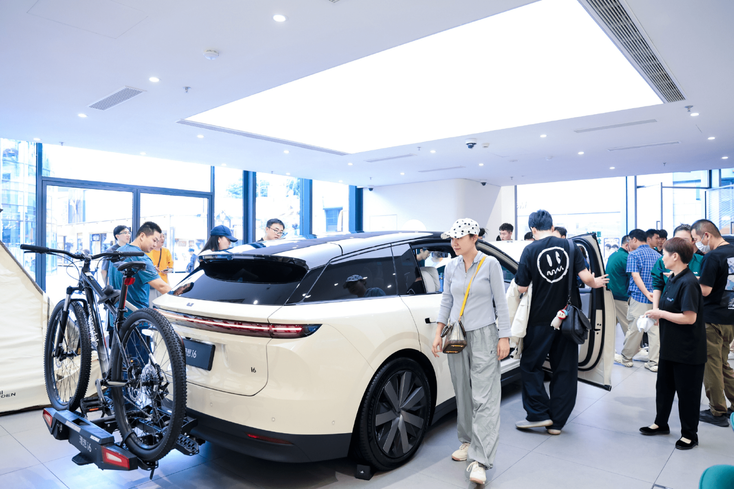 Li Auto Launches ‘Store Partner Program,’ Offering Profit Sharing to Frontline Stores