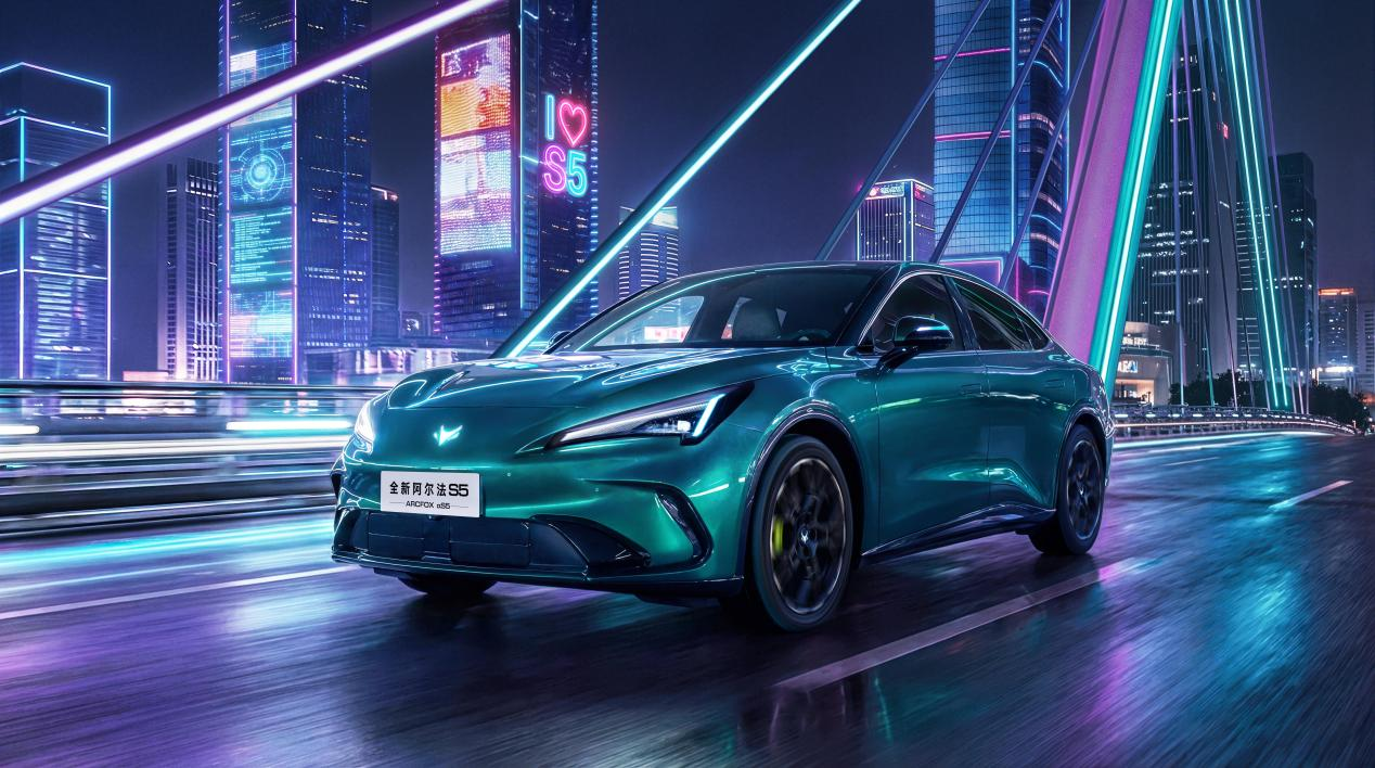 BAIC Arcfox Taps CATL’s Choco-SEB Tech for Upcoming Battery-Swap Sedan