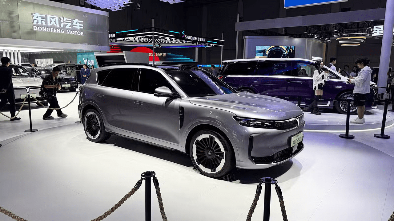 Dongfeng-Backed Voyah Lists in HKEX as Taishan X8 SUV Rolls Out