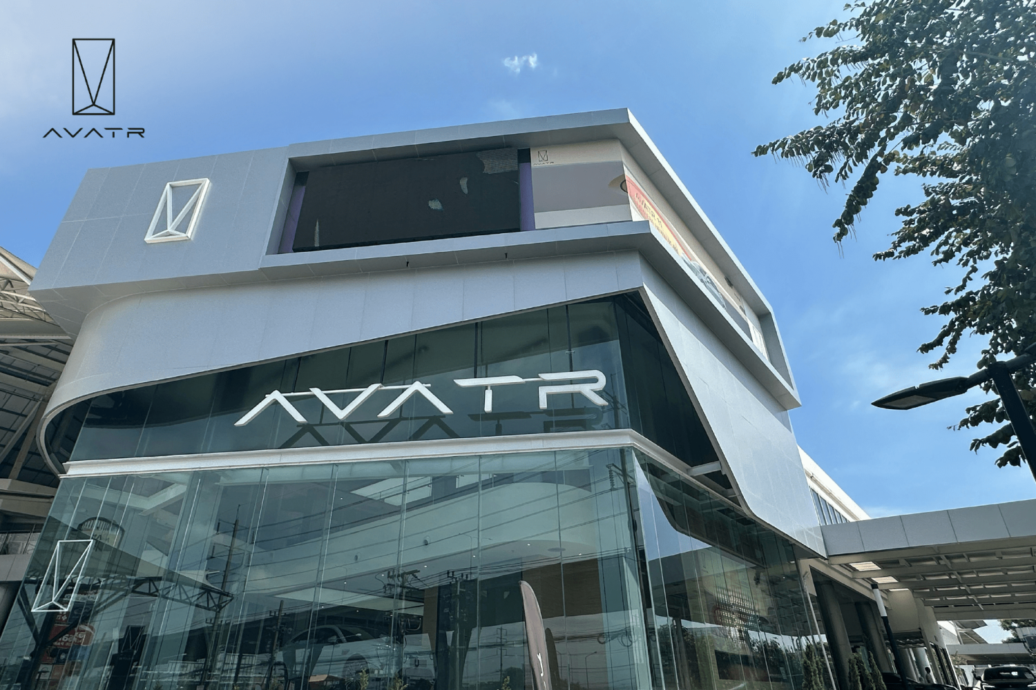 Avatr 07 RHD Models Begins First 100 Deliveries in Thailand