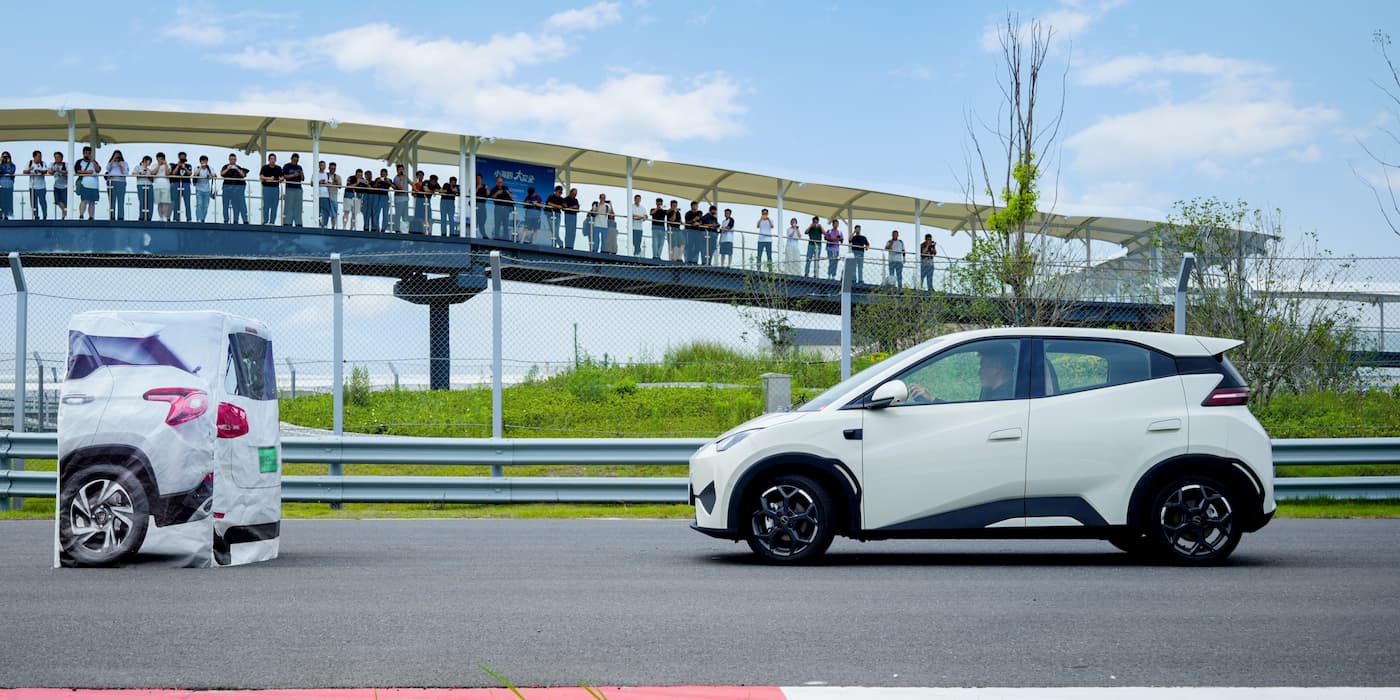 BYD, Tesla, BYD will pay for crashes on its FSD competitor, something Tesla never has
