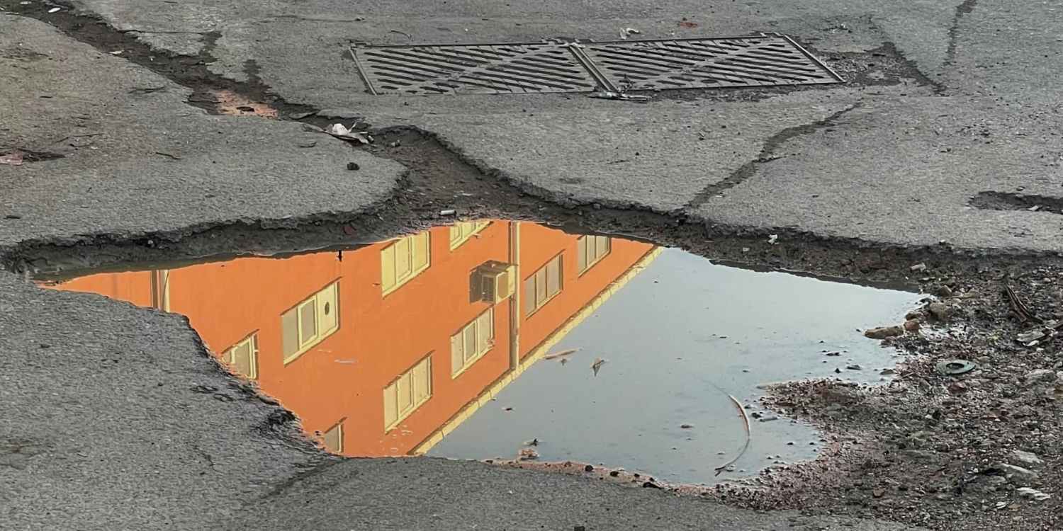 Tesla FSD can soon avoid potholes, says Elon Musk who said exactly that in 2019