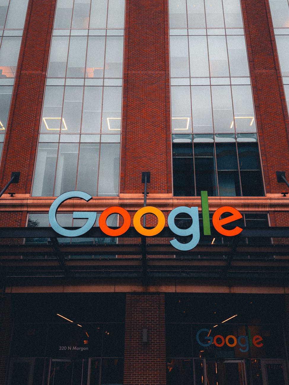 A new Google data center triggers 1.9 GW of clean energy