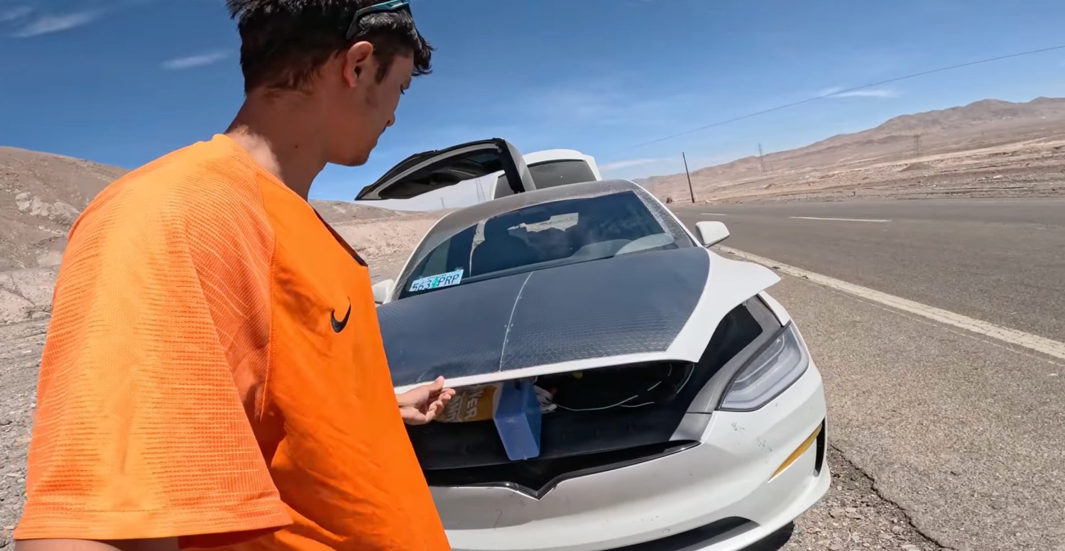 Tesla, Battery, Tesla owner uses emergency solar to trickle charge after running out of battery in desert