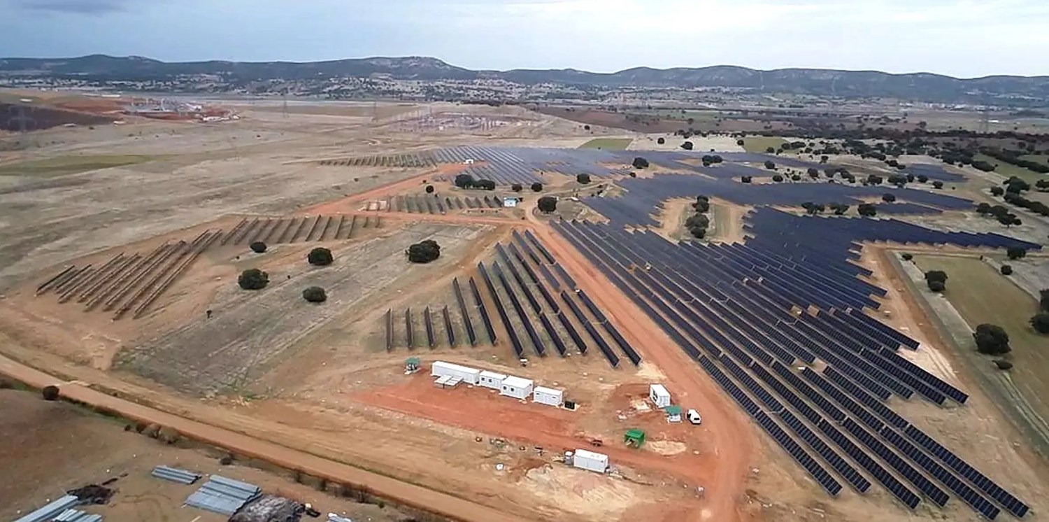 Tesla, Tesla buys the entire output of a new 140 MW Texas solar farm