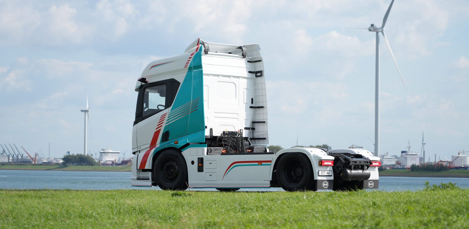 BYD unveils flagship 600 km electric truck with 1.5 MW charging