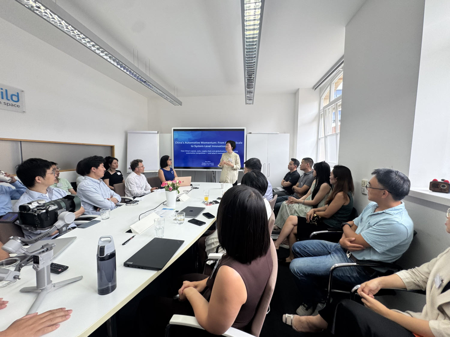 Deepening Overseas Exchanges | Gasgoo CEO Zhou Xiaoying Delivers Keynote Speech at Europe-China Automotive Industry Cooperation Salon