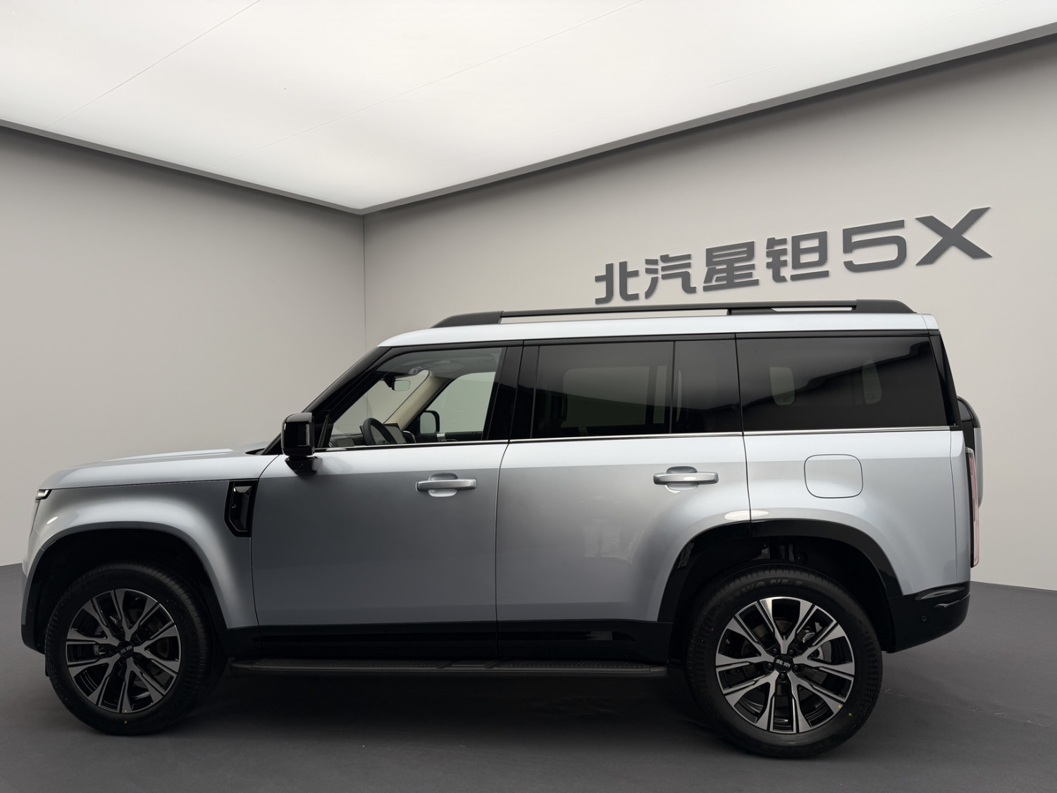 5-meter-class large vehicle + Huawei smart driving, can BAIC Xingtang 5X challenge Titanium 7?