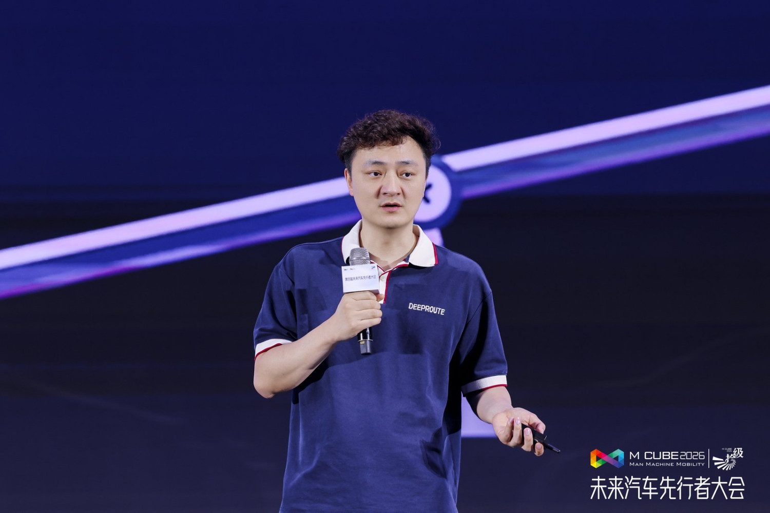 DeepRoute CEO Zhou Guang: Autonomous Driving Enters the Era of Large Models, Small Models Have Hit the Capability Ceiling