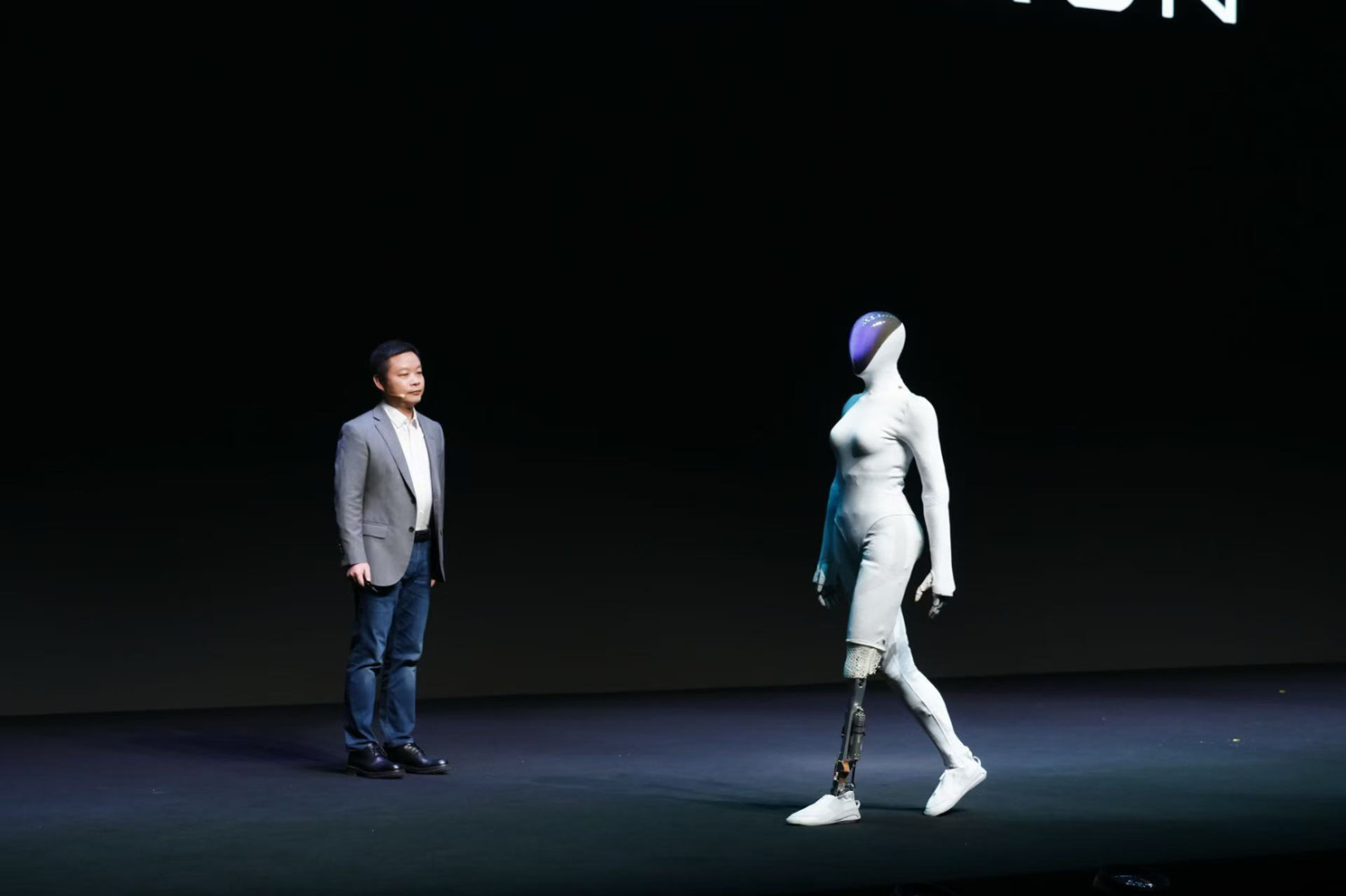 He Xiaopeng Issues Internal Memo: Personally Leads Team in Final 200-Day Sprint for Robot Mass Production