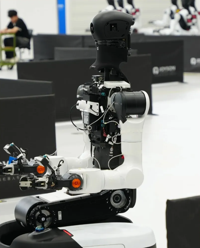 PIA Automation's G2 Robot rolls off mass production line