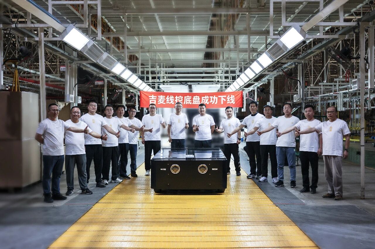 Jemmell New Energy Smart Wire-Controlled Chassis Officially Rolls Off Production Line