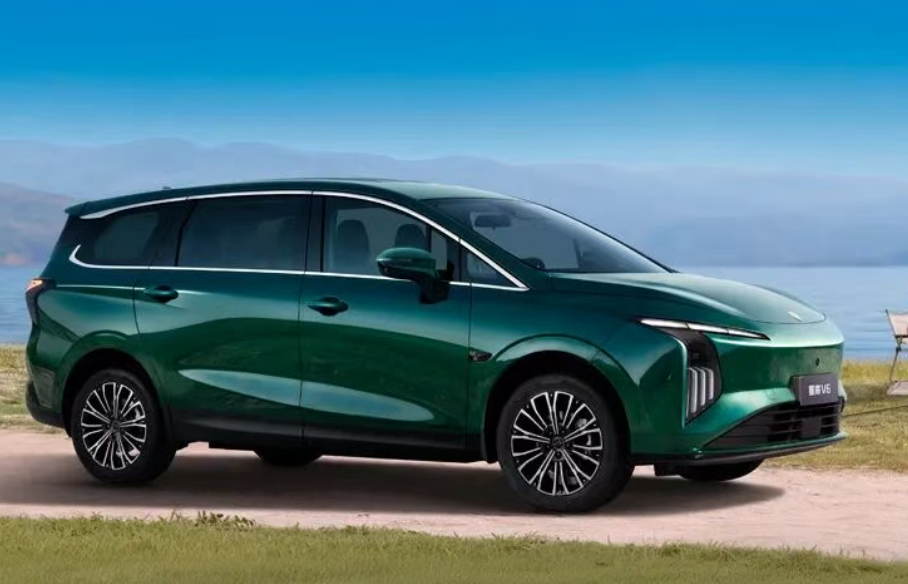 Huawei Qiankun Intelligent Driving Extends to 100,000-Yuan Class Large Six-Seater Market