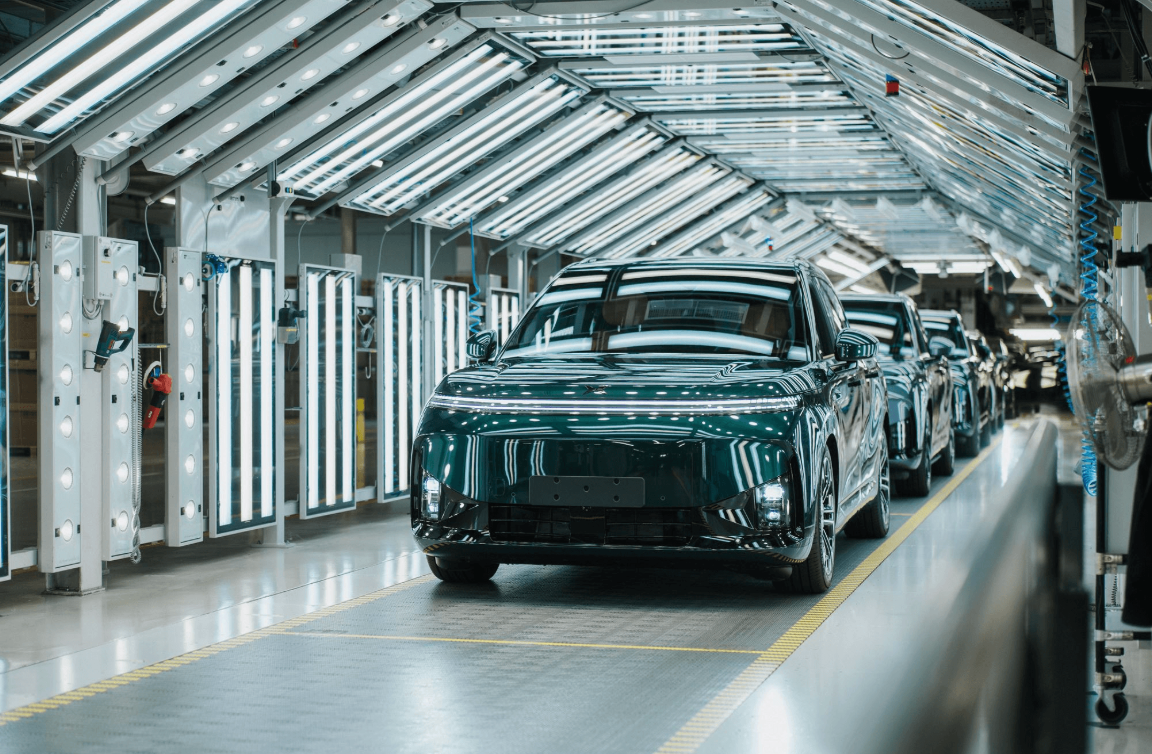 XPENG G9L Begins Trial Production in Europe Ahead of Paris Motor Show Debut
