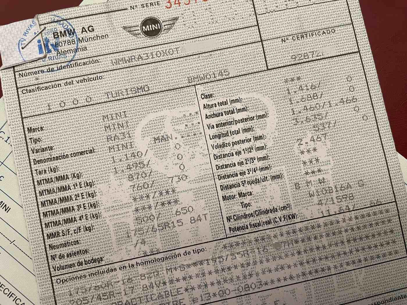 Robó un coche y le cambió la matrícula, pero la policía de Madrid lo descubrió por este detalle que pocos conocen: puede salvar tu vehículo