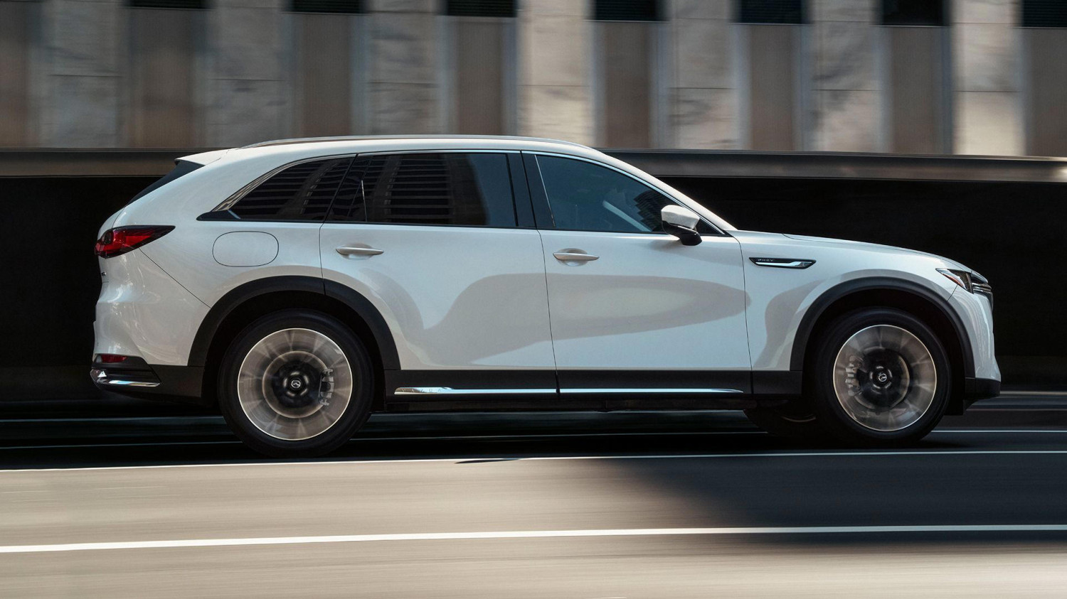 Best large hybrid SUVs for 2026 | Hybrid mid- and full-size SUVs