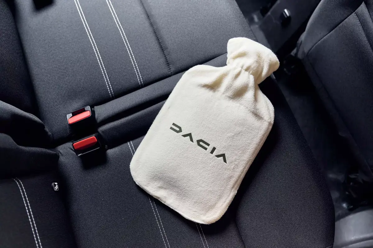 Dacia, Una bolsa de agua caliente, el 'dardo' de Dacia a toda la industria