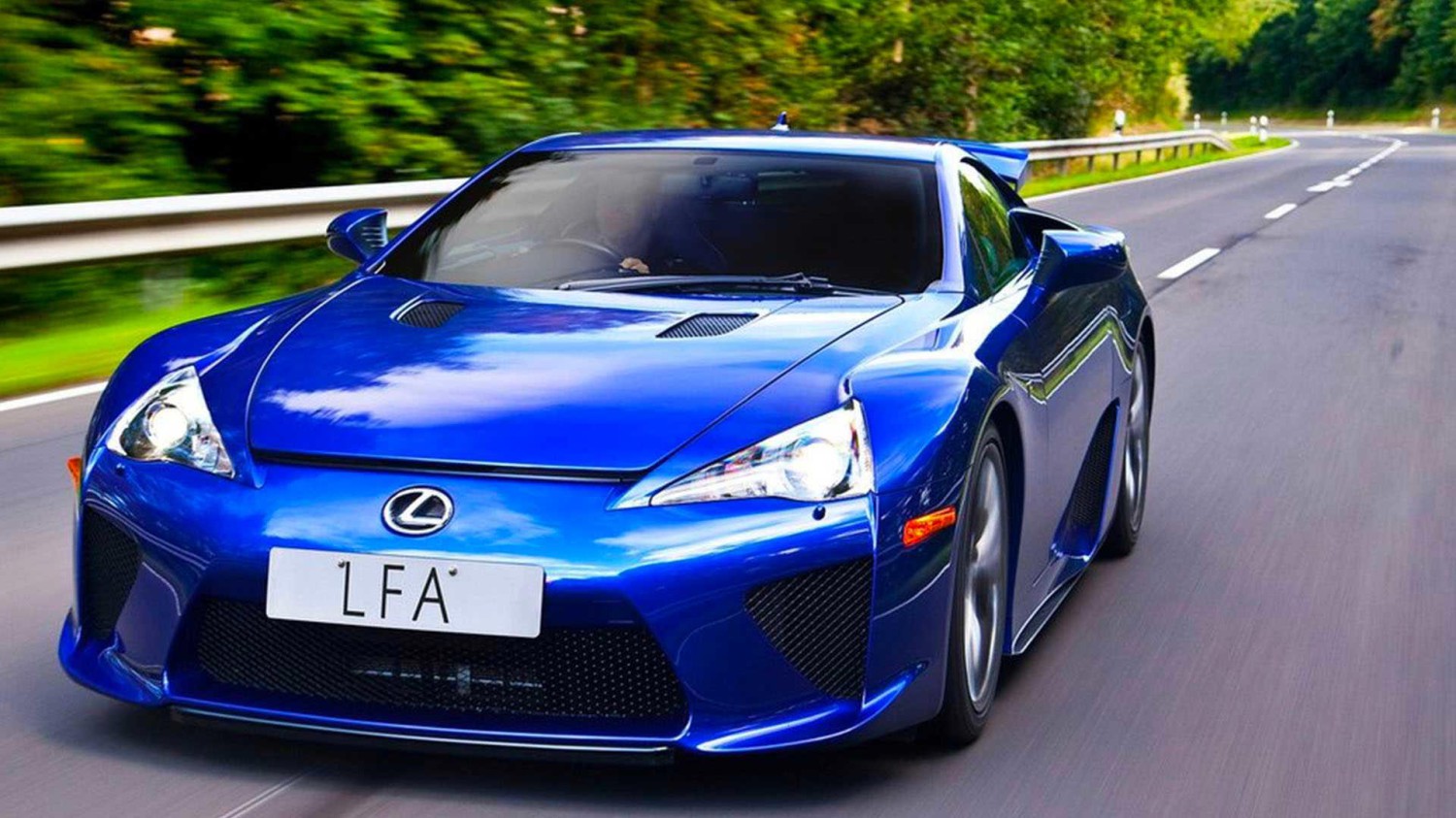 This 15-Year-Old Lexus Has More Power Than A Corvette C8