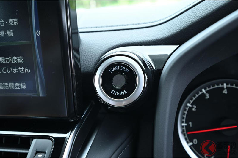 トヨタ最新「ランドクルーザー300」に注目！ 世界初「凄いボディ」＆メーカ初「“盗難防止”装置」採用！ シリーズの頂点に君臨する「本格SUV」の革新的技術とは？