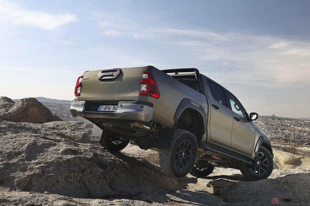 初の48Vマイルドハイブリッドシステム搭載で超絶進化！ トヨタが英国市場へ「ハイラックス ハイブリッド 48V」を導入