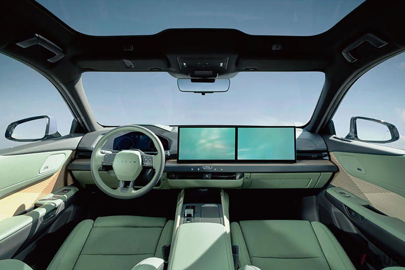 大胆進化のレクサス新型「ES」世界初公開！ 革新的フォルムがインパクト大のプレミアムセダンは「ハイブリッド車と電気自動車」の二本立て