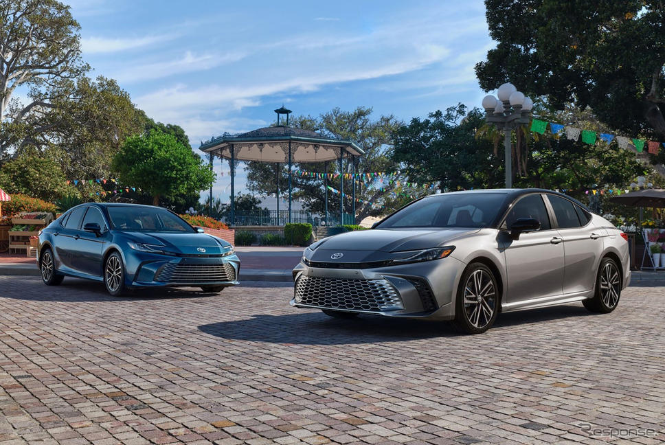 トヨタ『カムリ』2026年モデルに黒が冴える「ナイトシェード」設定