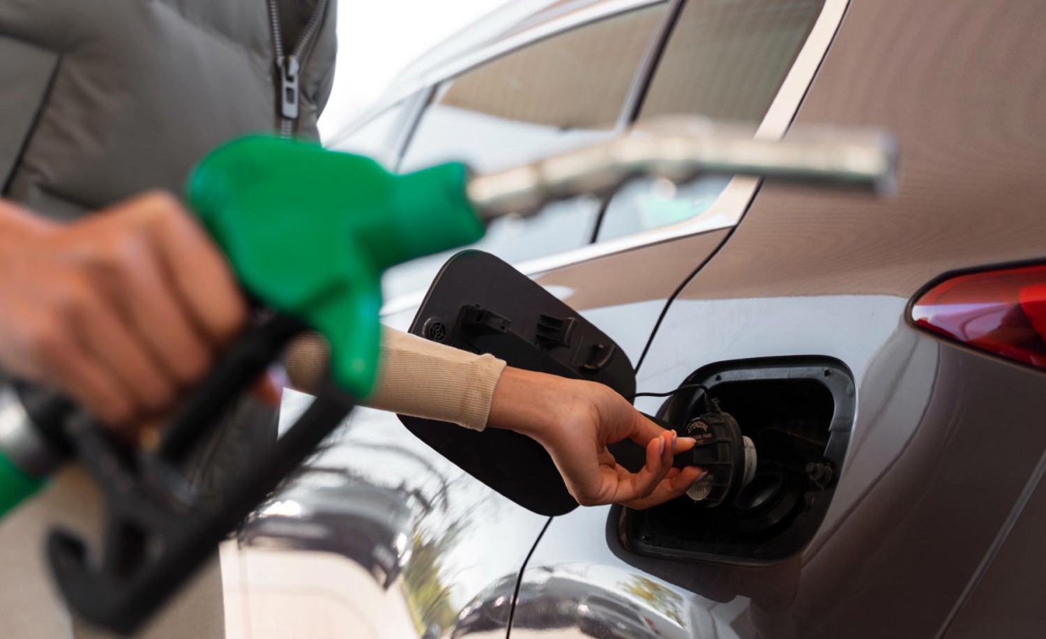 Facua carga contra las gasolineras: el 25% han subido sus precios ante la bajada del IVA de la gasolina y el diésel