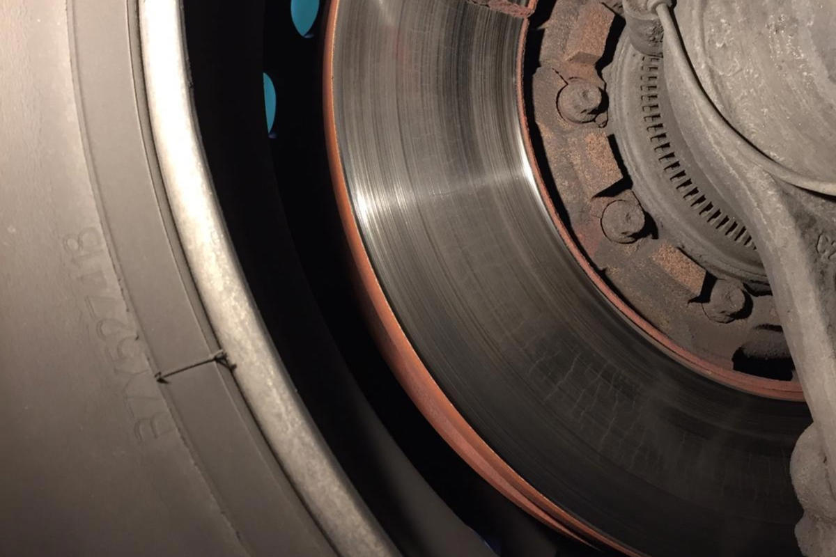 El gesto al volante que muchos repiten sin saber que puede costar cientos de euros