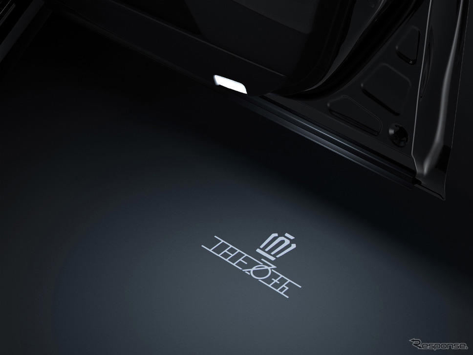 トヨタ『クラウン』誕生70周年仕様が発売、「THE CROWN」専用モデルも