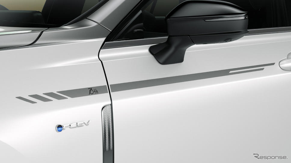 トヨタ『クラウン』誕生70周年仕様が発売、「THE CROWN」専用モデルも