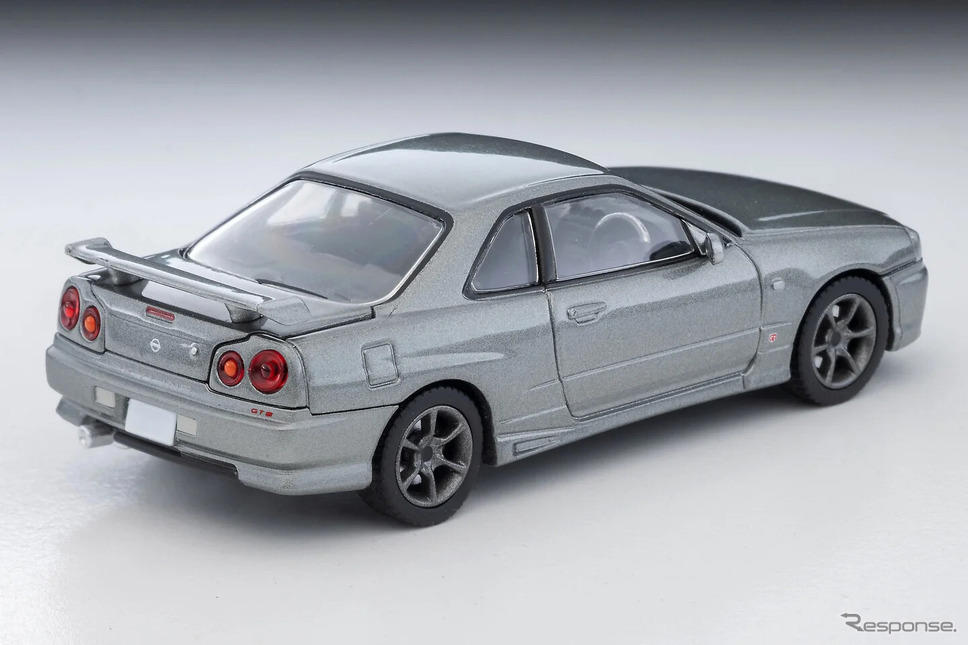 カスタムパーツが付け替え可能な高級トミカ、「日産 スカイライン25GT TURBO」11月発売