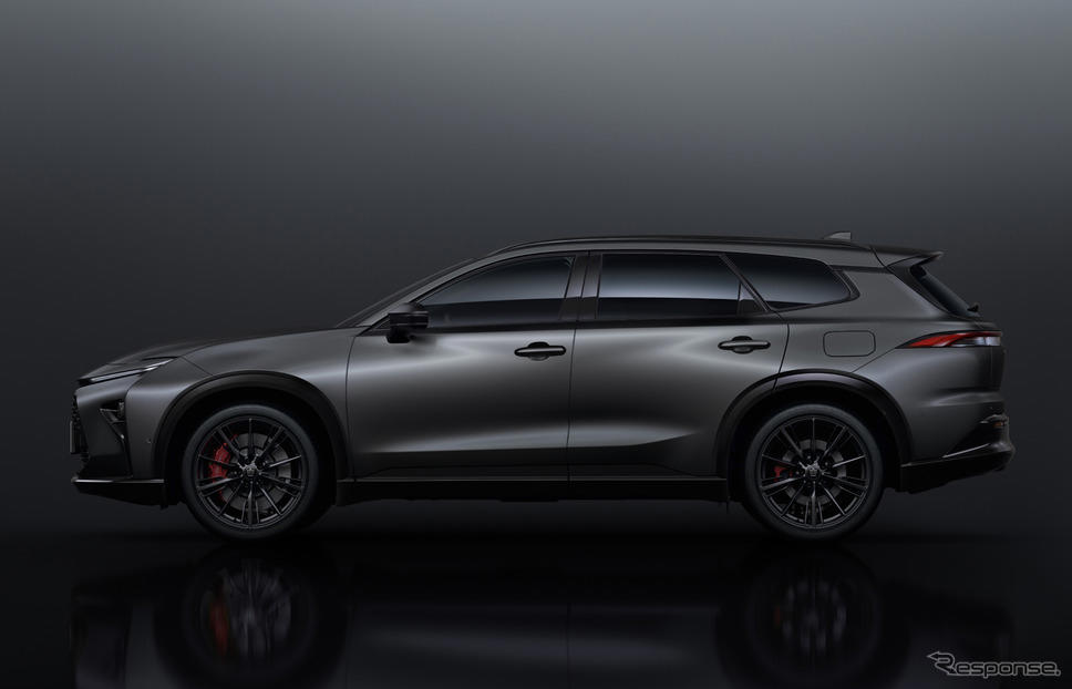 トヨタ『クラウン エステート』にマット塗装の「THE CROWN」限定車が登場、価格は890万円