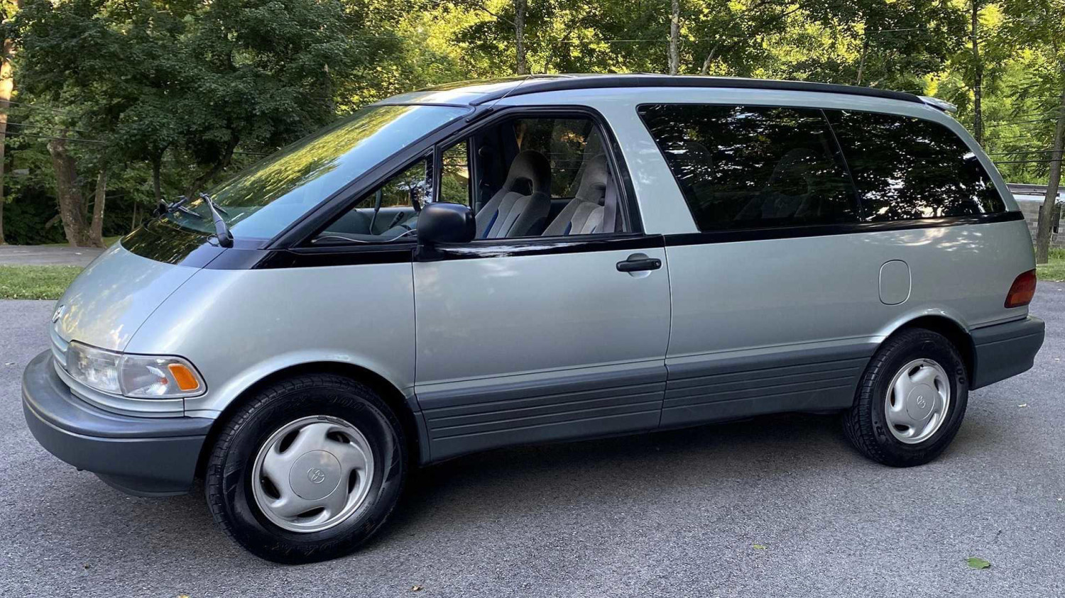 Toyota's Most Overengineered Car In The 90s Looked Like A Jellybean