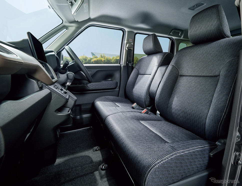 ダイハツ『ムーヴ』のスバル版『ステラ』もスライドドア採用で進化！ 135万8500円から