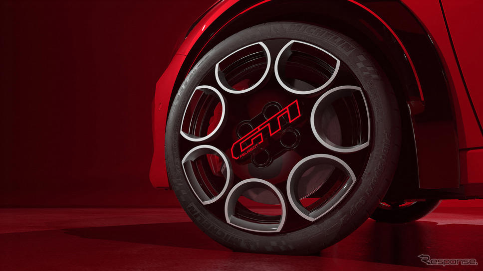 ホットハッチの名車『205 GTi』の再来、『E-208 GTi』にSNS興奮！「ヤバいホイール」などデザインにも熱視線