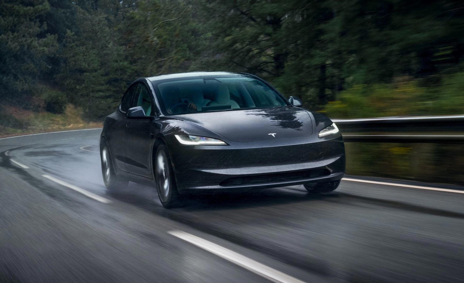 ¿Comprarías un Tesla Model 3 por 4.500 euros? Lo que esconde este anuncio de internet