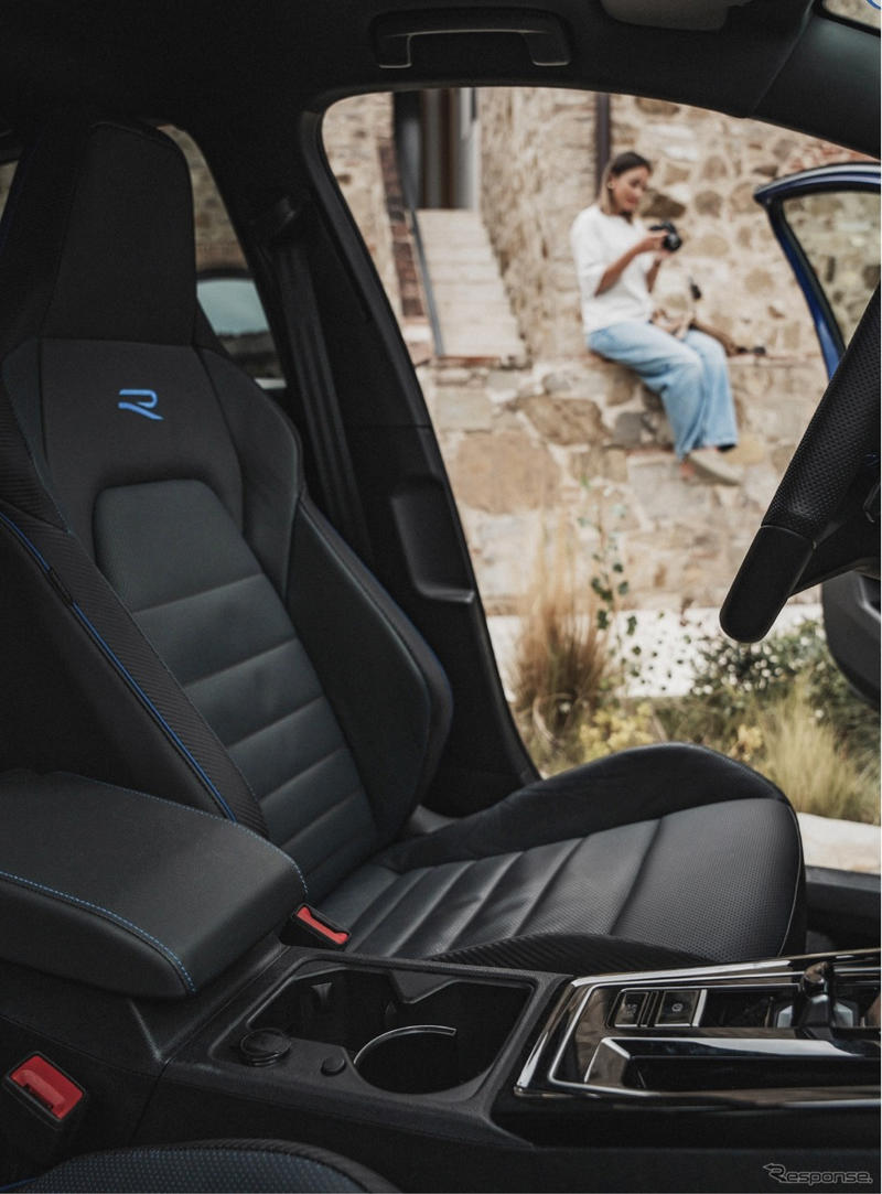 VW『ゴルフR』と『ゴルフRヴァリアント』にブラックカラーの限定車が登場