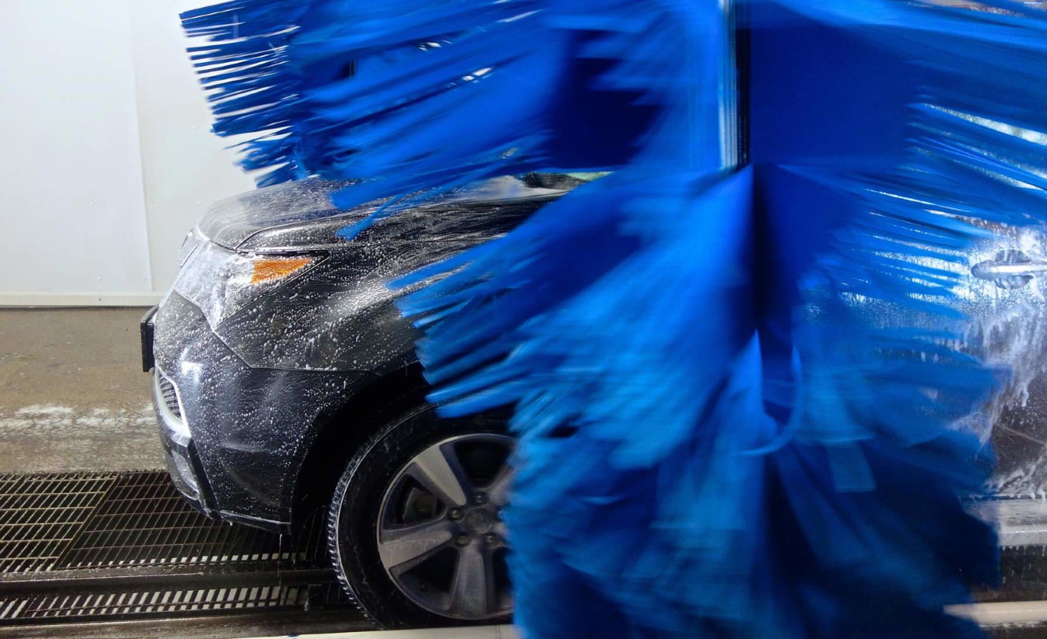 Descubre cómo reclamar: ¿el túnel de lavado ha dañado tu coche?